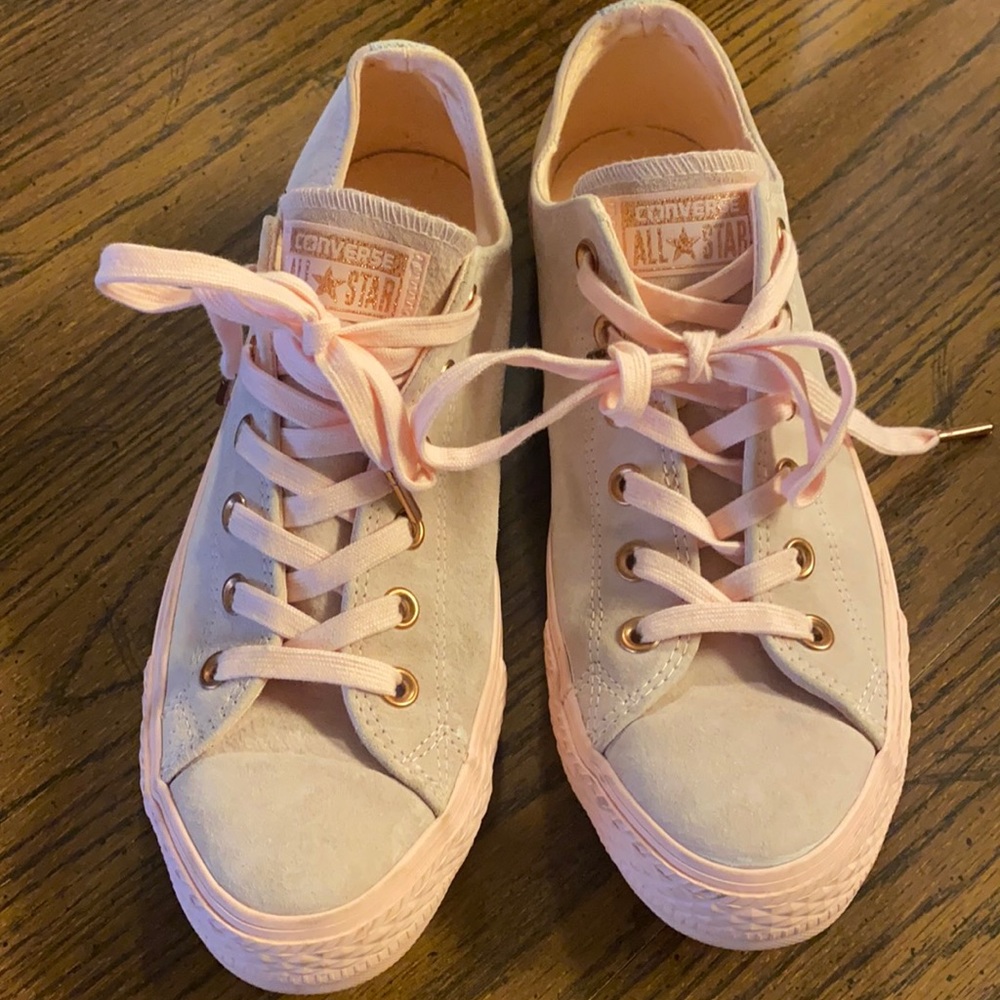 Pink suede converse